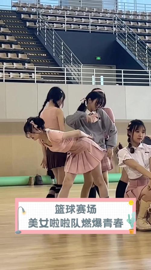 美女啦啦队员被坐身上,美女啦啦队员被坐身上视频
